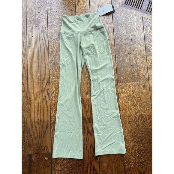 Nike Women's Light Green Leggings - Picture 3 of 8